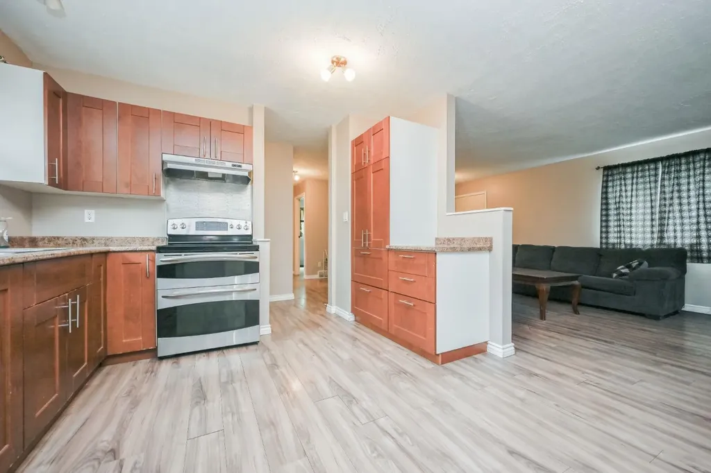 9918 70 Avenue Grande Prairie AB T8V5G6