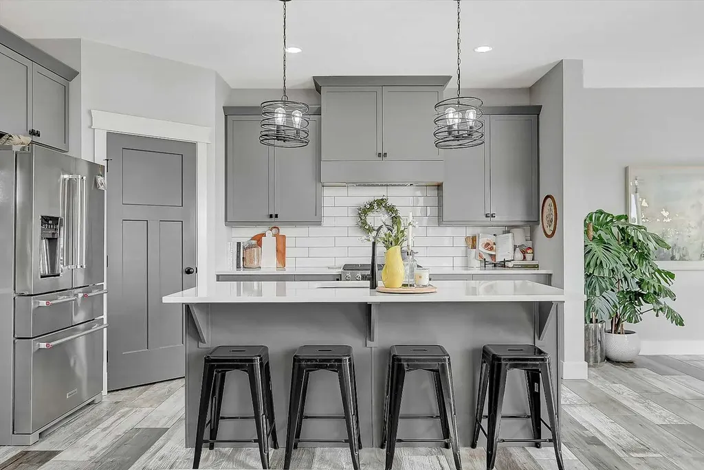 7033 85 Street Grande Prairie AB T8X 0J3