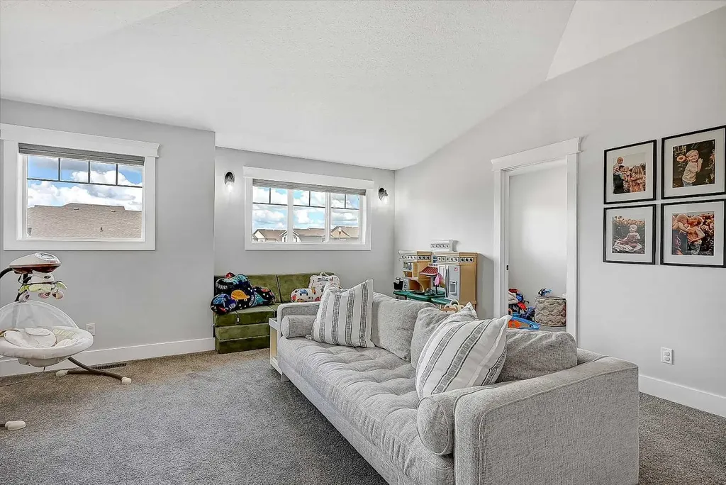 7033 85 Street Grande Prairie AB T8X 0J3