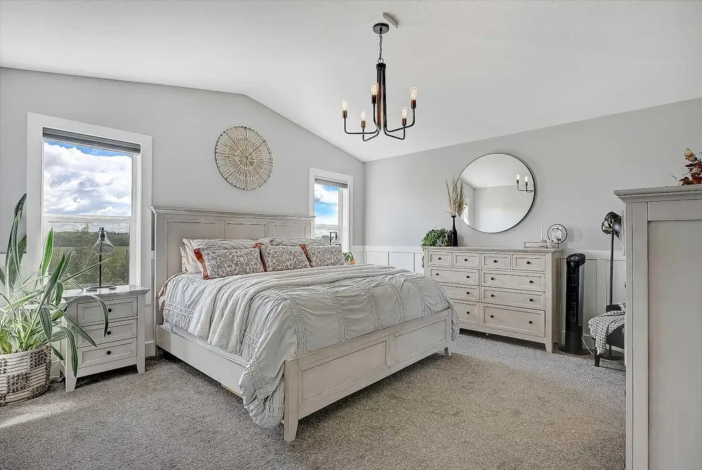 7033 85 Street Grande Prairie AB T8X 0J3