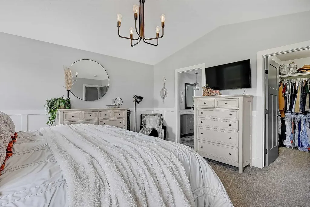 7033 85 Street Grande Prairie AB T8X 0J3