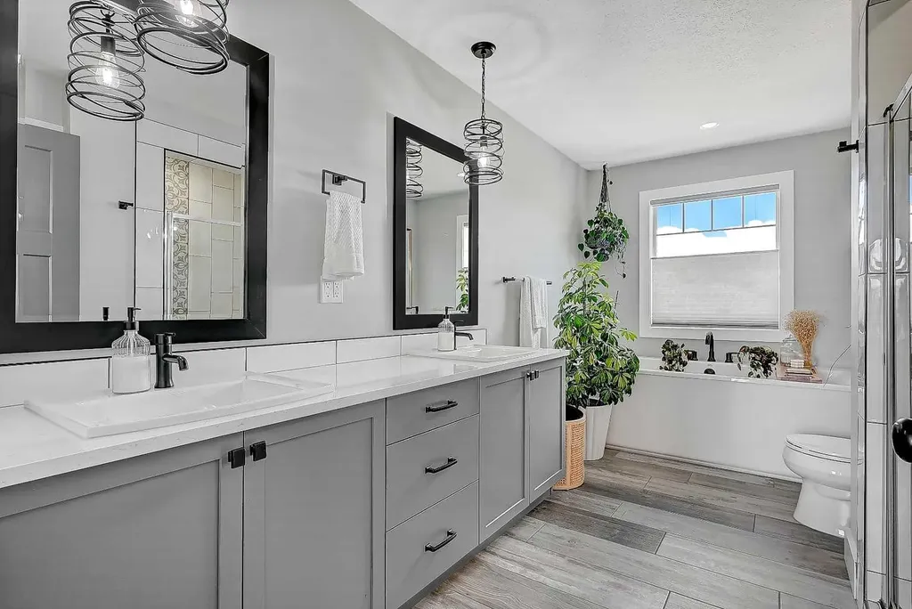 7033 85 Street Grande Prairie AB T8X 0J3