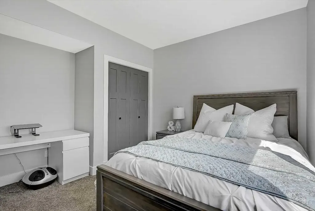 7033 85 Street Grande Prairie AB T8X 0J3