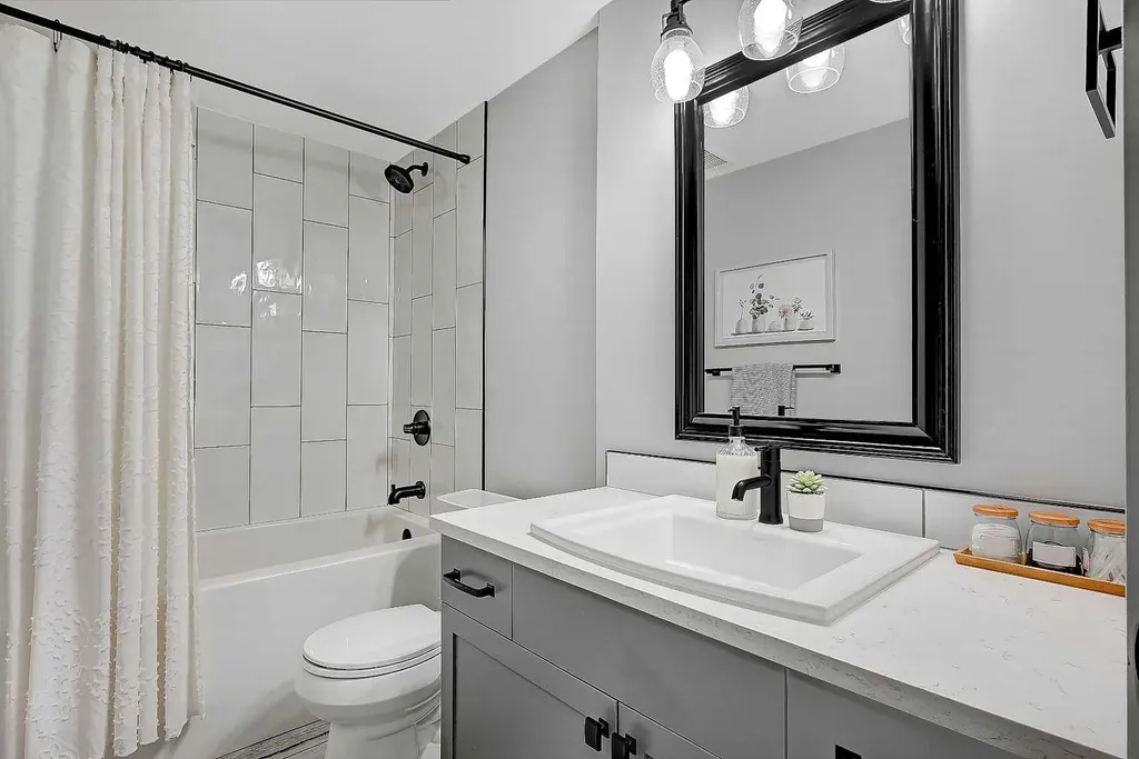 7033 85 Street Grande Prairie AB T8X 0J3