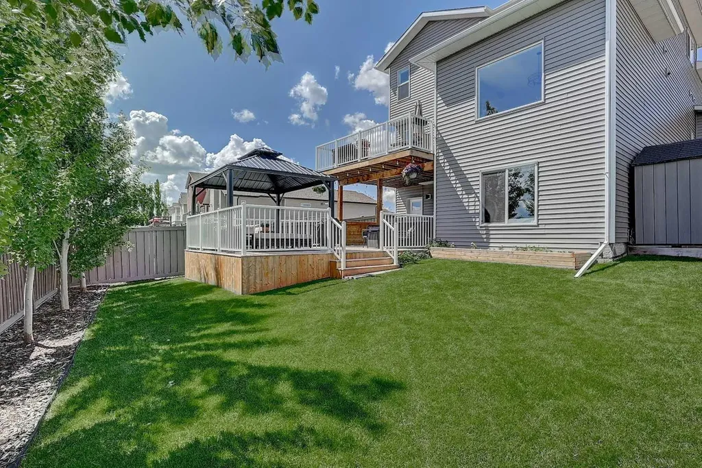 7033 85 Street Grande Prairie AB T8X 0J3