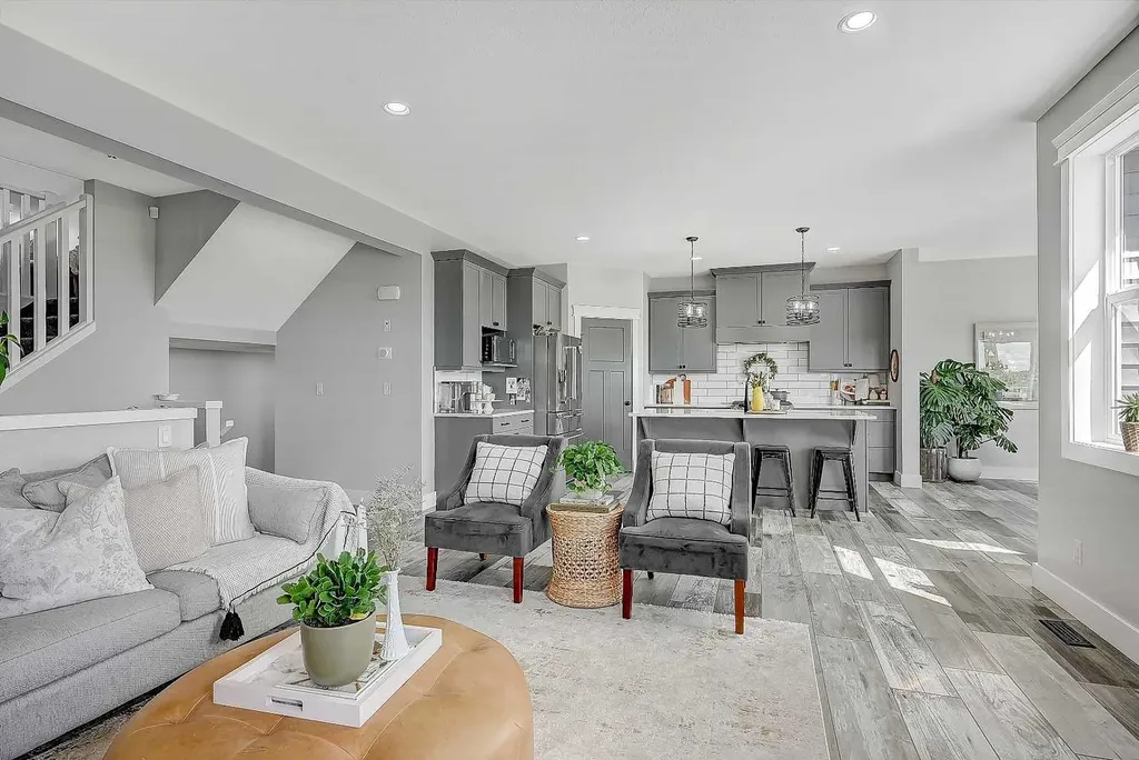 7033 85 Street Grande Prairie AB T8X 0J3