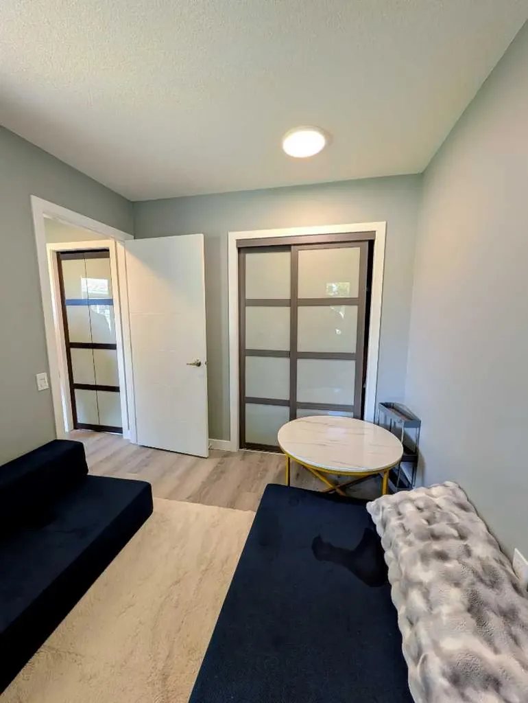 2851 Dovely Park SE Calgary AB T2B3G9