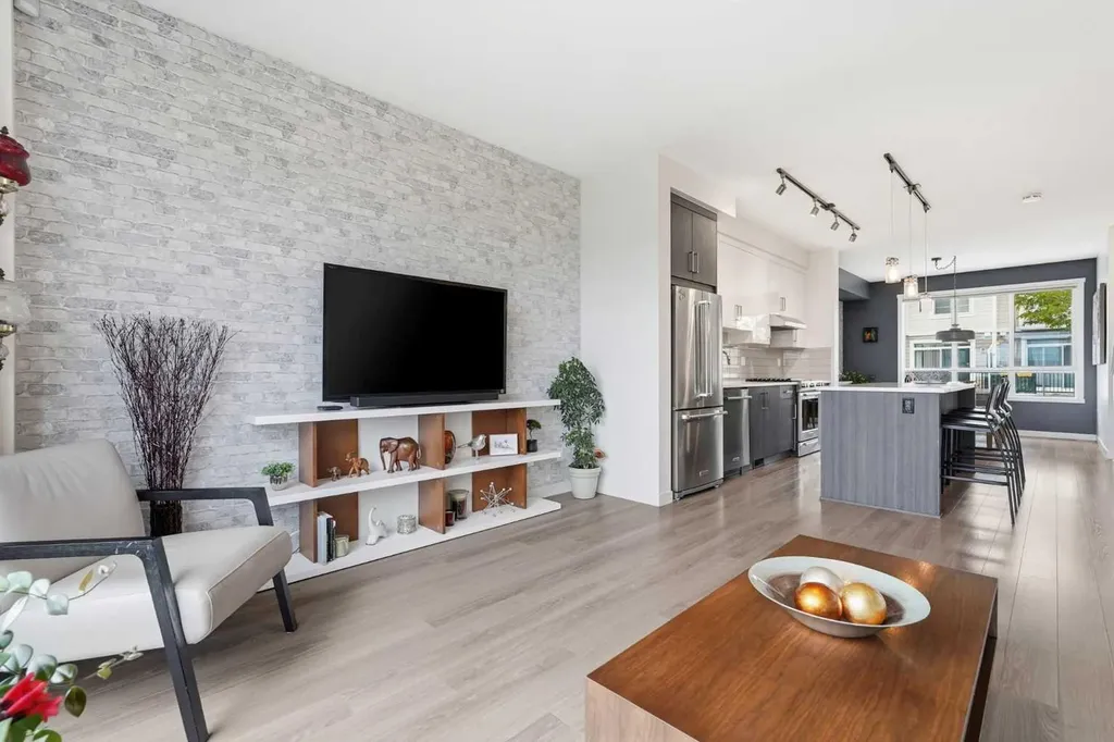 41 Sherwood Lane NW Calgary AB T3R 0V3