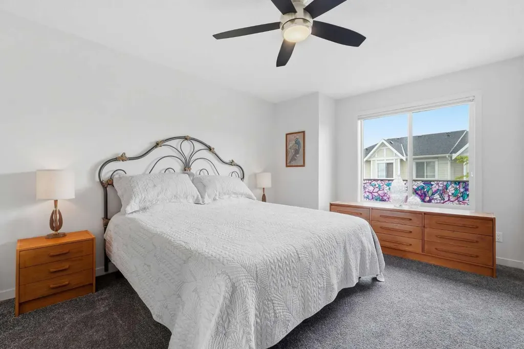 41 Sherwood Lane NW Calgary AB T3R 0V3