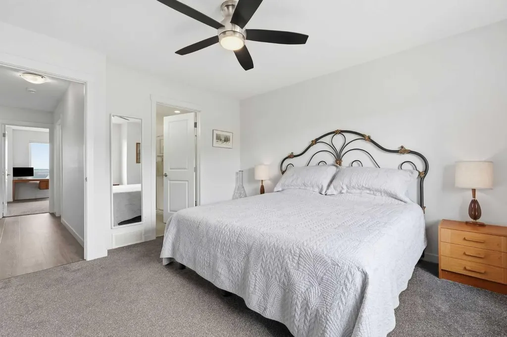 41 Sherwood Lane NW Calgary AB T3R 0V3