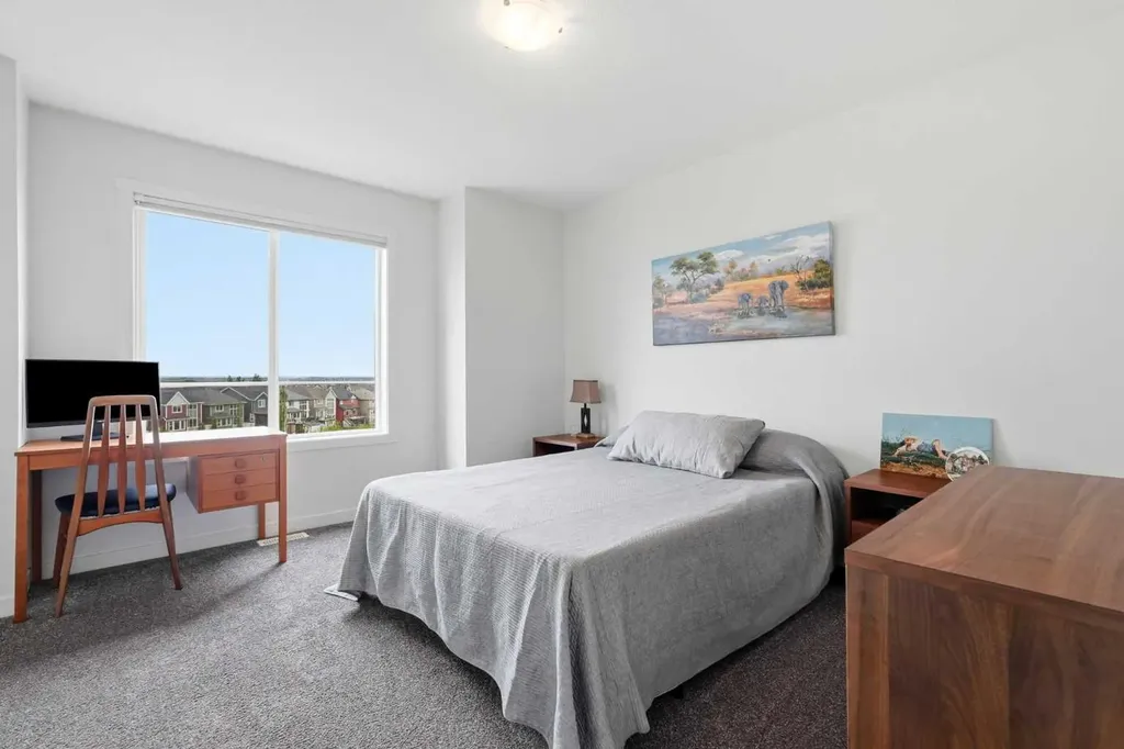 41 Sherwood Lane NW Calgary AB T3R 0V3