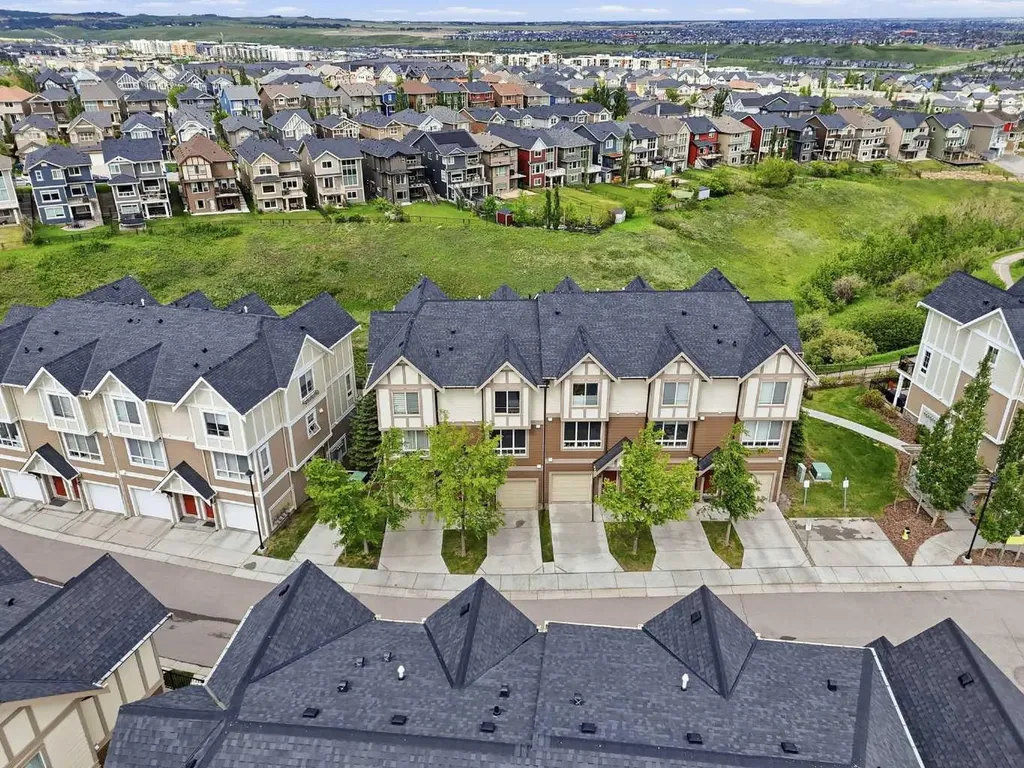 41 Sherwood Lane NW Calgary AB T3R 0V3