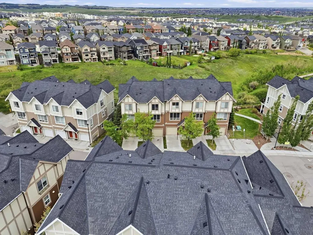 41 Sherwood Lane NW Calgary AB T3R 0V3
