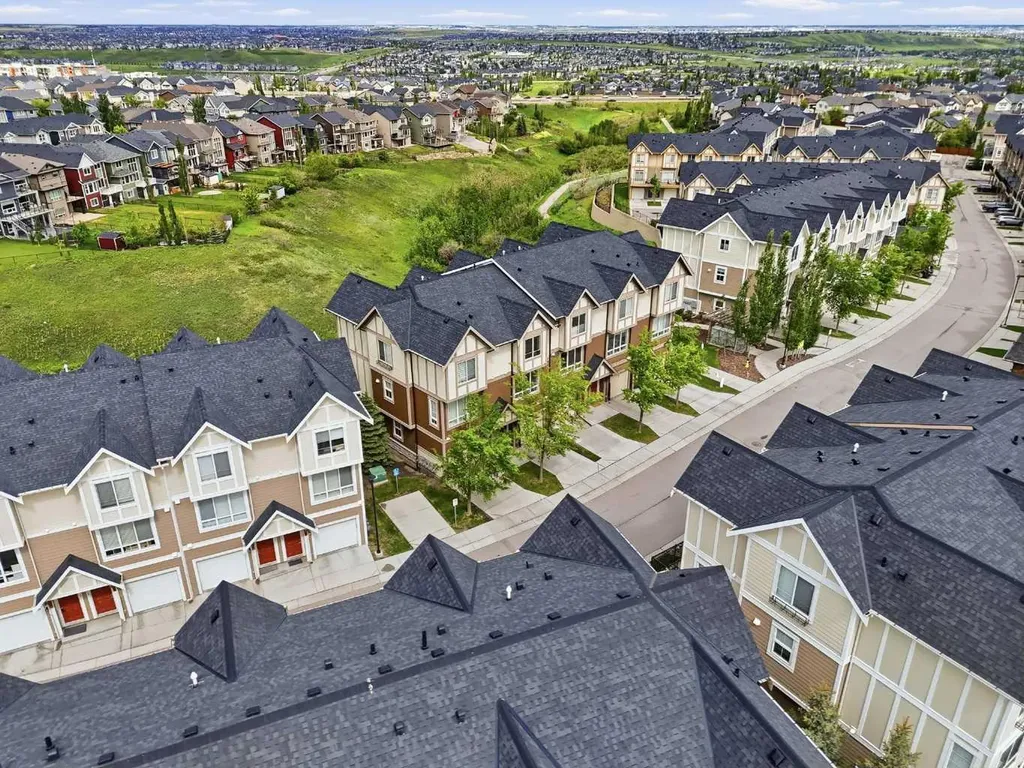 41 Sherwood Lane NW Calgary AB T3R 0V3