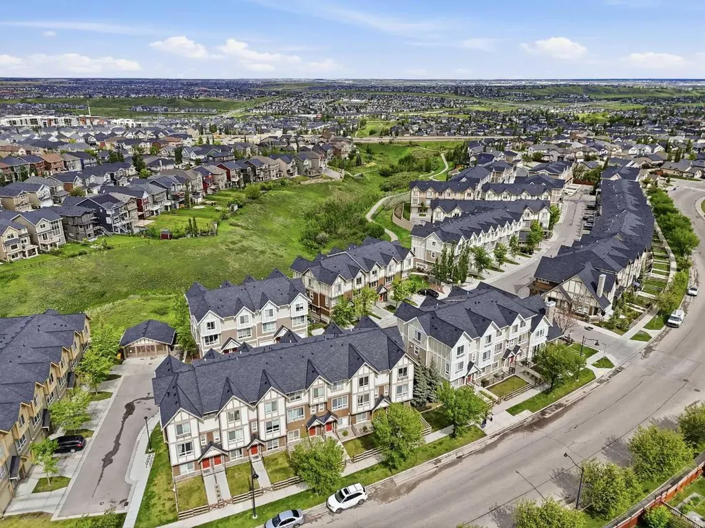 41 Sherwood Lane NW Calgary AB T3R 0V3