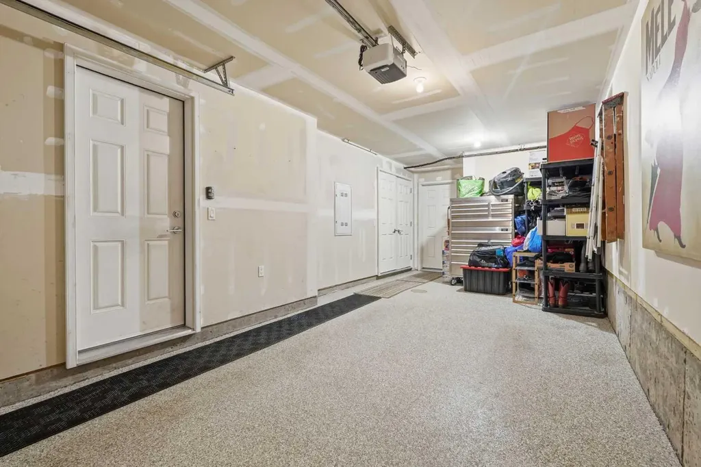 41 Sherwood Lane NW Calgary AB T3R 0V3