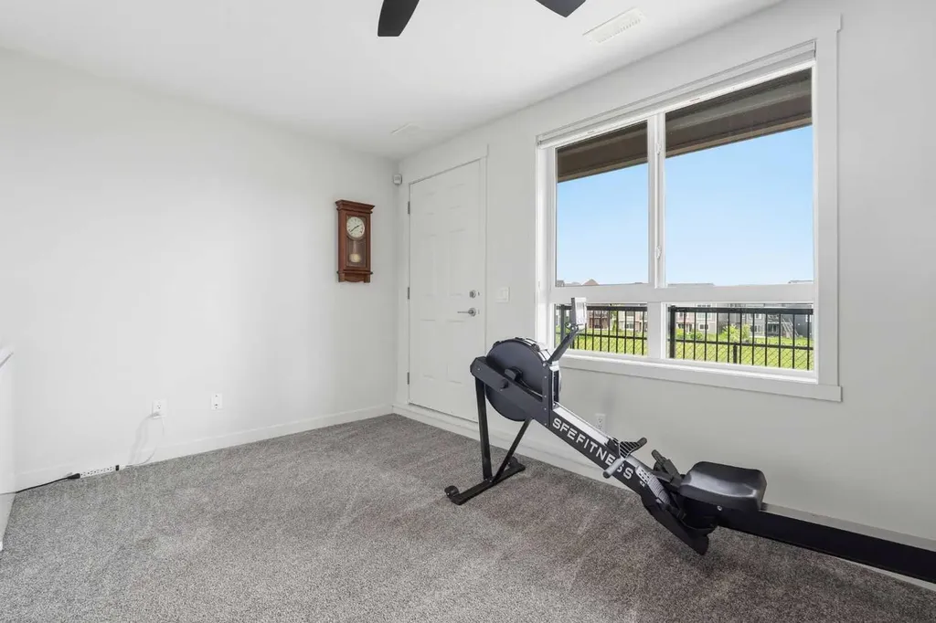 41 Sherwood Lane NW Calgary AB T3R 0V3