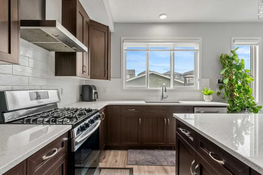 147 Evanscrest Park NW Calgary AB T3P 1J3