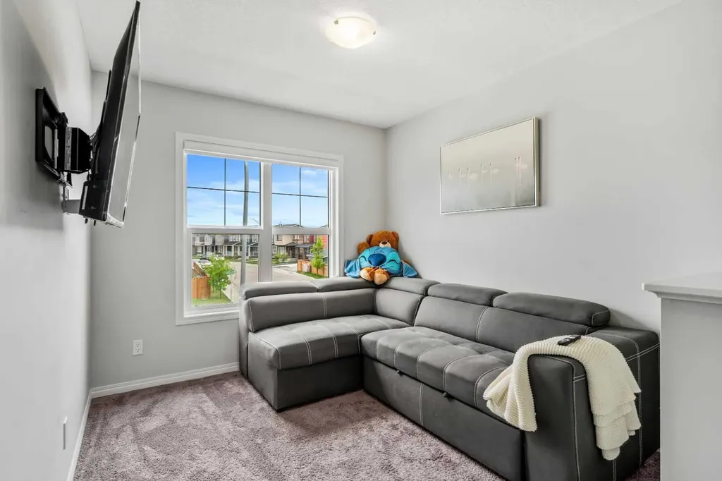 147 Evanscrest Park NW Calgary AB T3P 1J3
