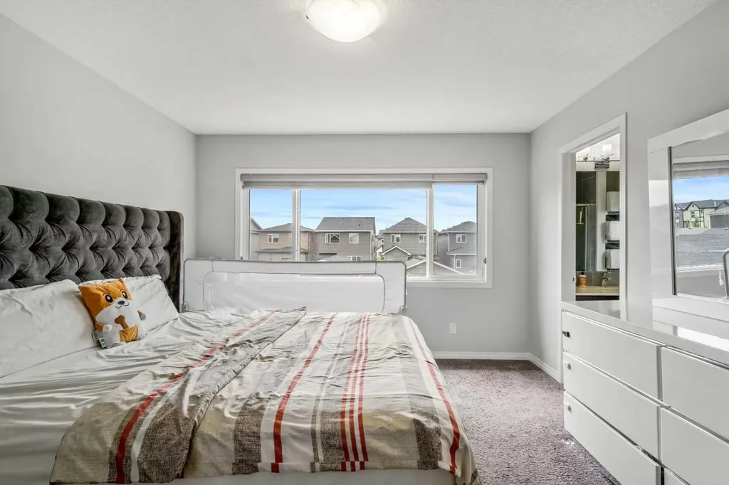 147 Evanscrest Park NW Calgary AB T3P 1J3