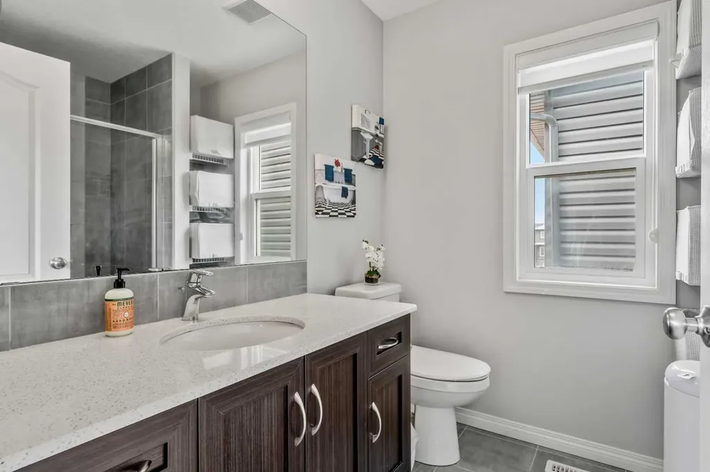 147 Evanscrest Park NW Calgary AB T3P 1J3