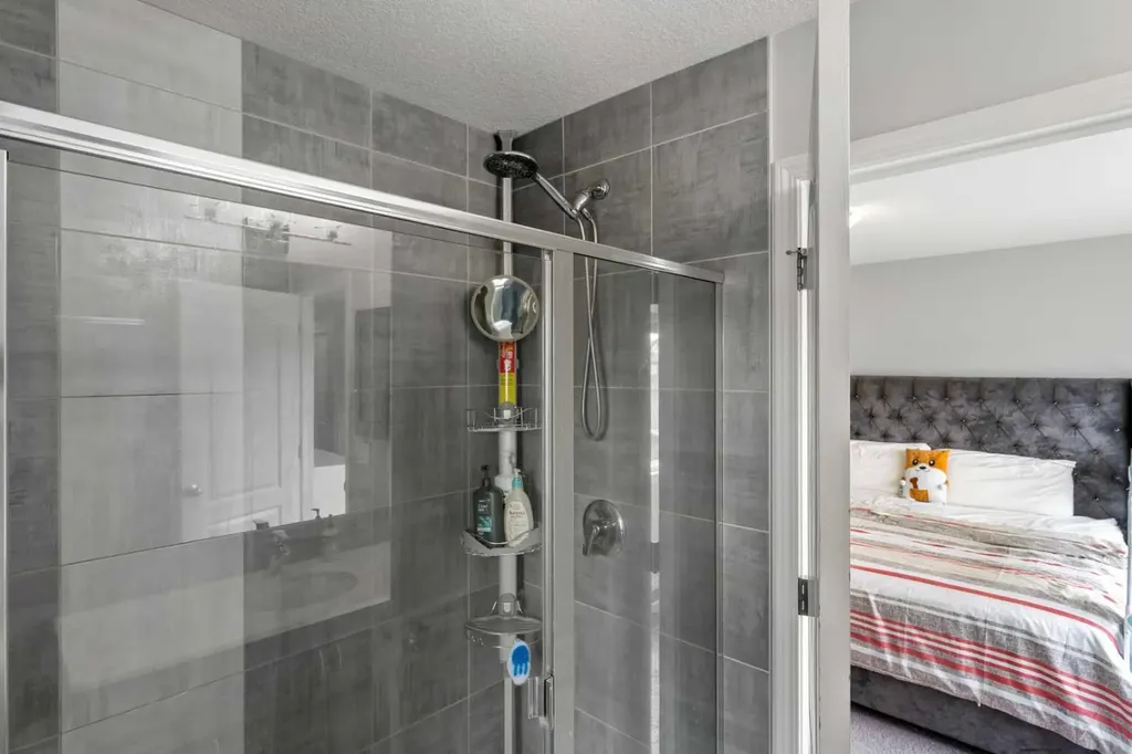 147 Evanscrest Park NW Calgary AB T3P 1J3