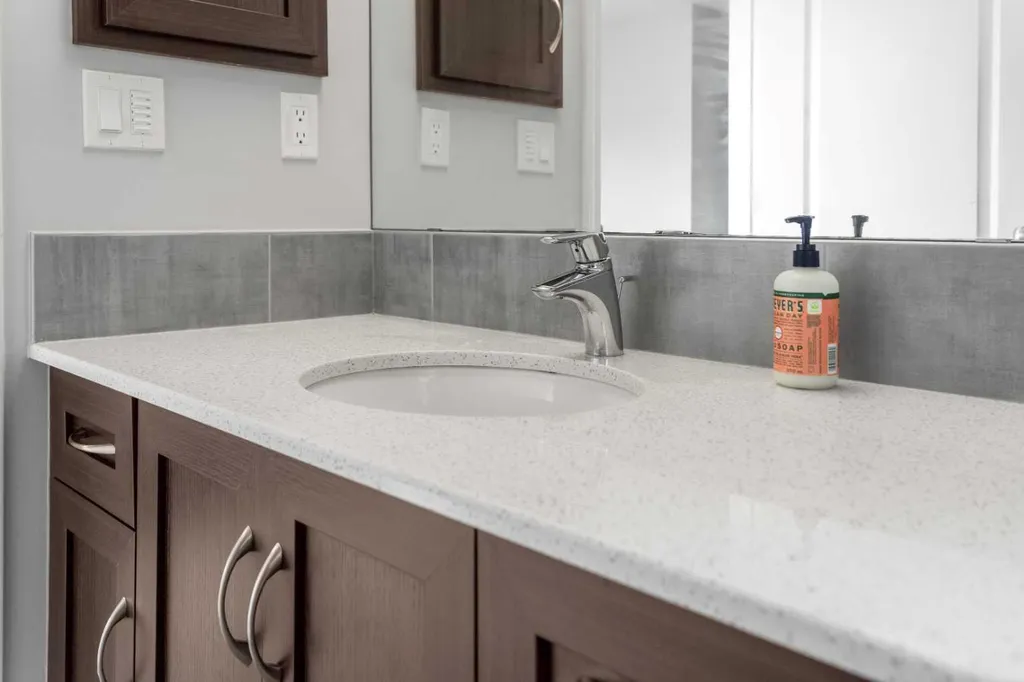 147 Evanscrest Park NW Calgary AB T3P 1J3
