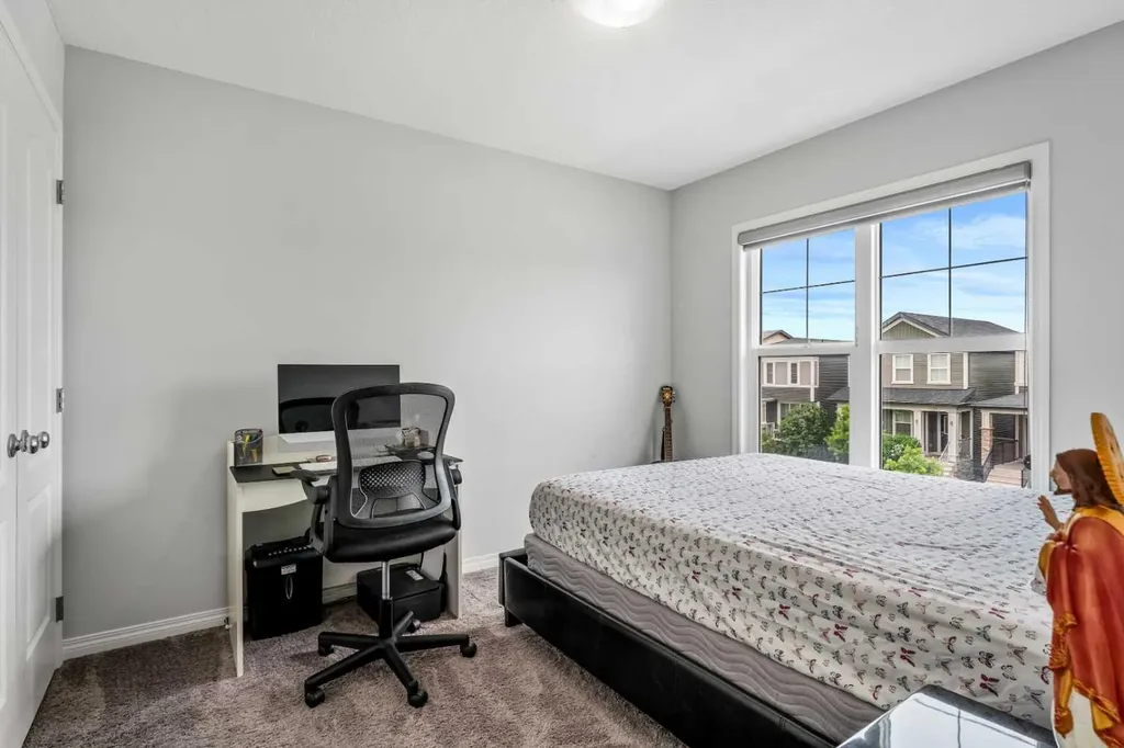 147 Evanscrest Park NW Calgary AB T3P 1J3