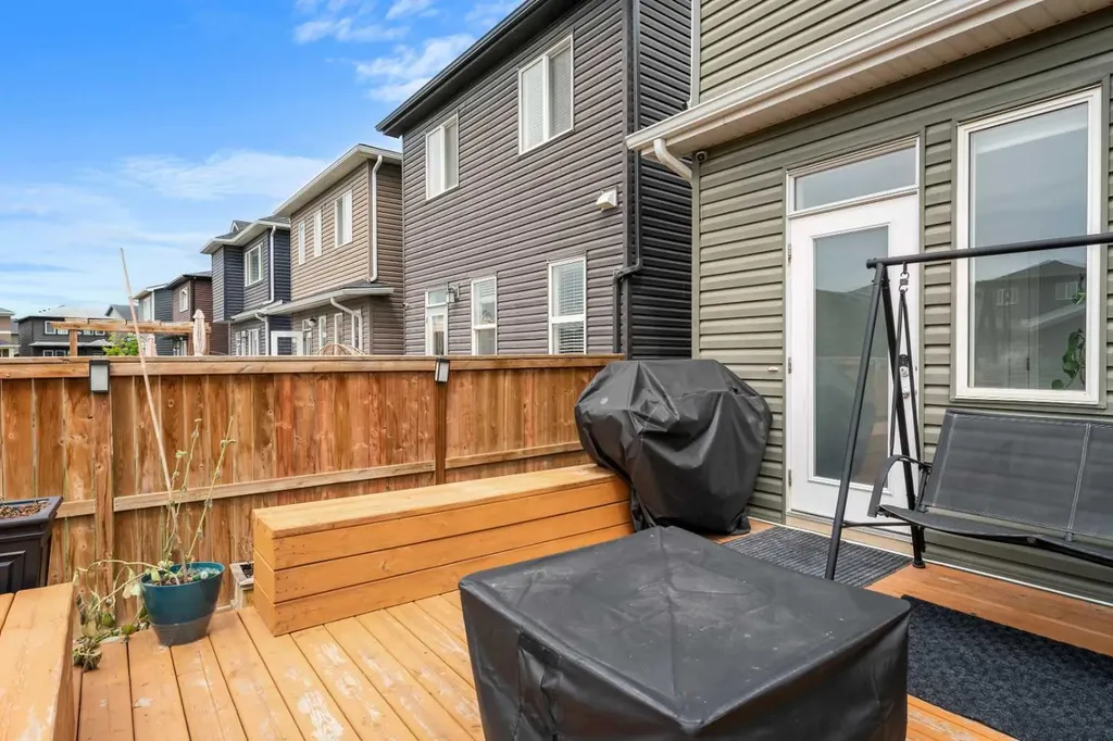 147 Evanscrest Park NW Calgary AB T3P 1J3