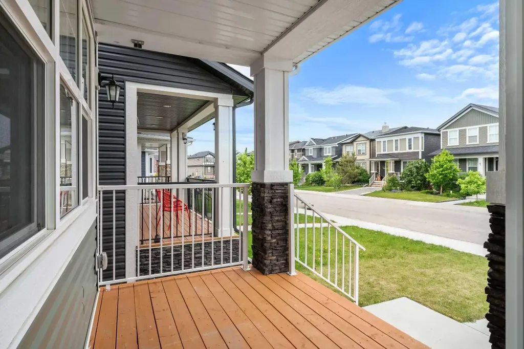 147 Evanscrest Park NW Calgary AB T3P 1J3