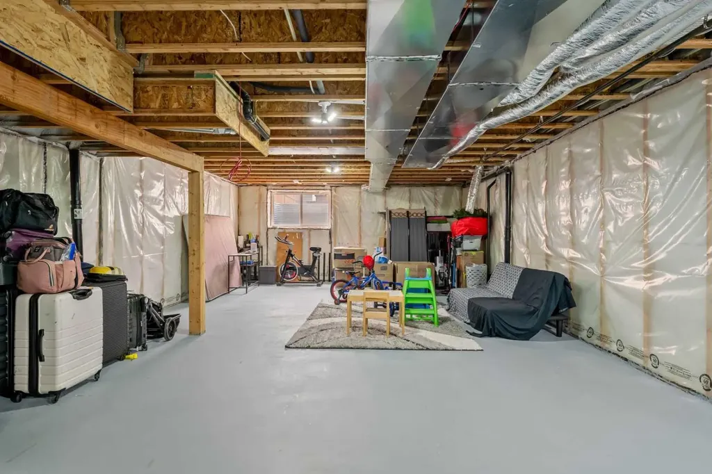 147 Evanscrest Park NW Calgary AB T3P 1J3