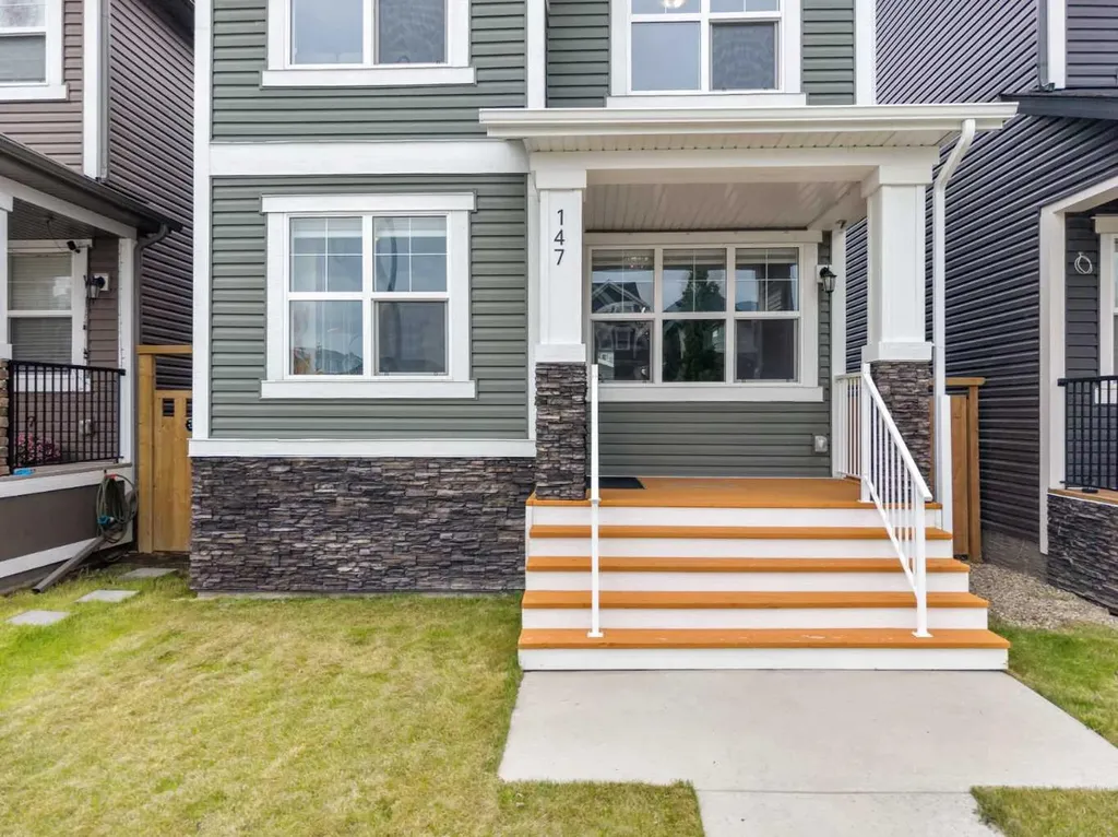 147 Evanscrest Park NW Calgary AB T3P 1J3