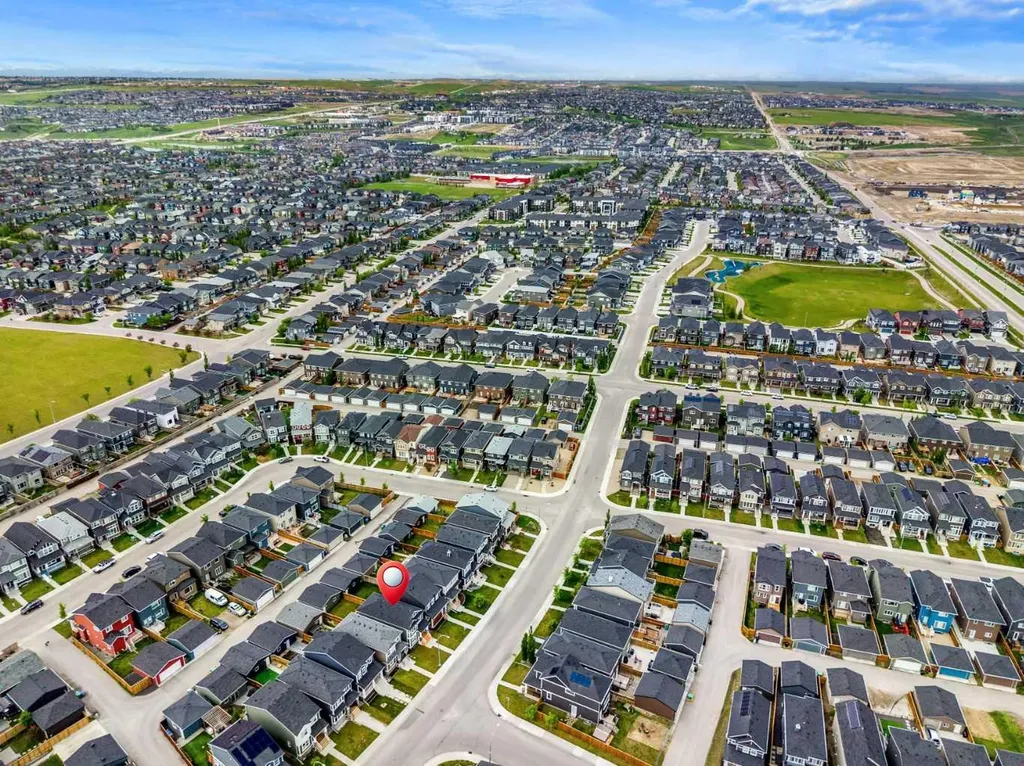 147 Evanscrest Park NW Calgary AB T3P 1J3