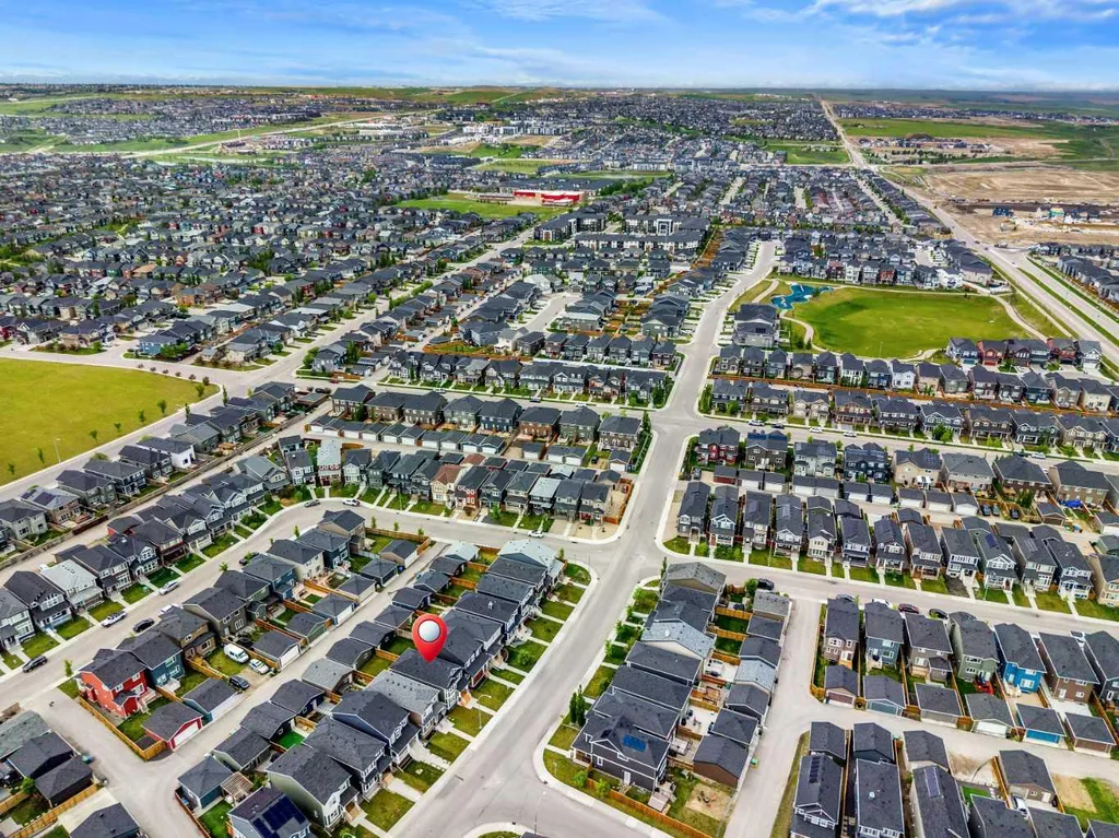 147 Evanscrest Park NW Calgary AB T3P 1J3