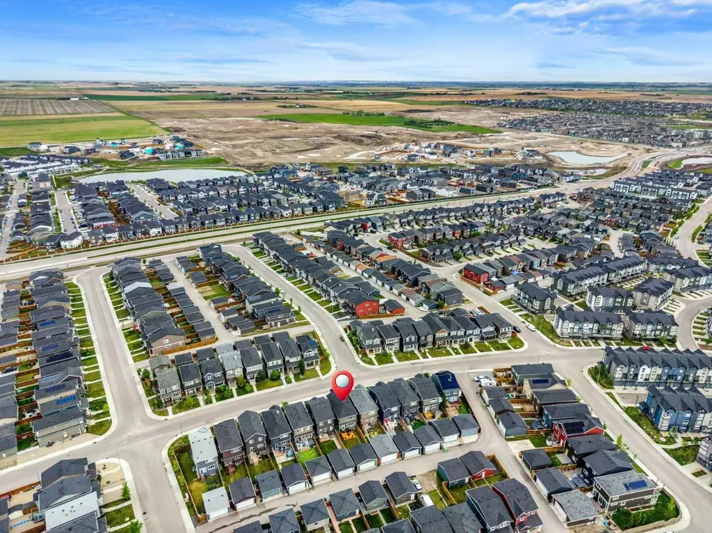 147 Evanscrest Park NW Calgary AB T3P 1J3