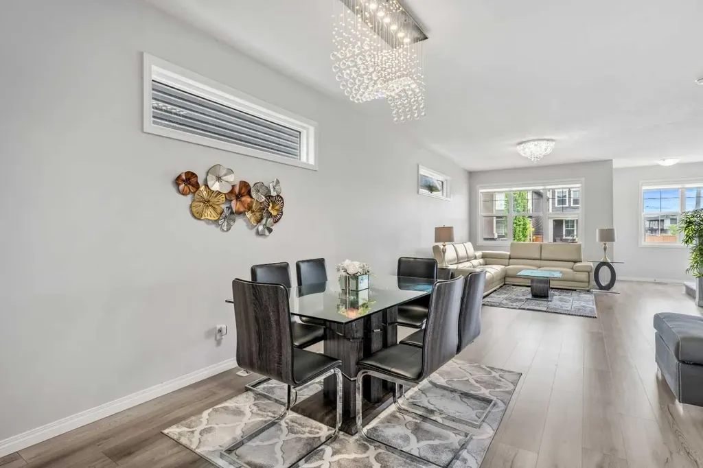 147 Evanscrest Park NW Calgary AB T3P 1J3