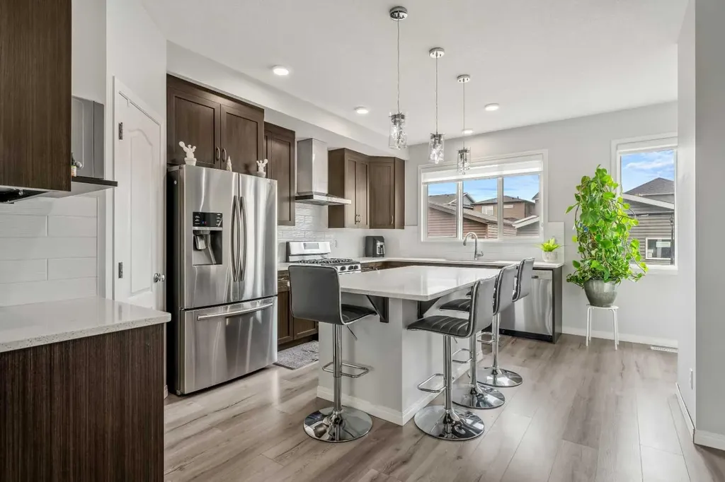 147 Evanscrest Park NW Calgary AB T3P 1J3