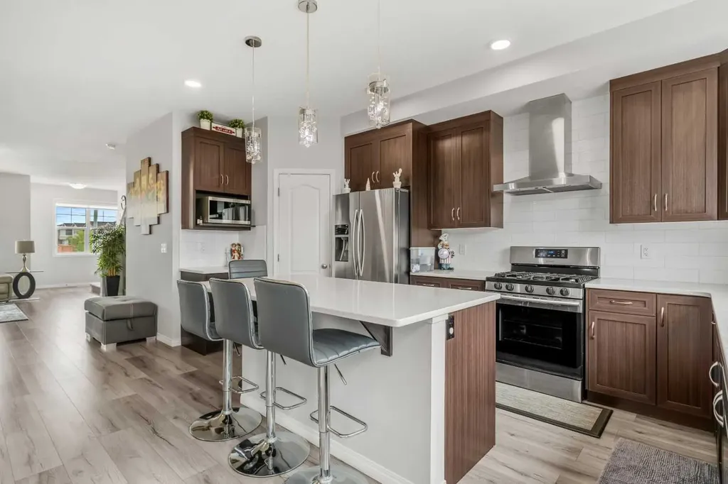 147 Evanscrest Park NW Calgary AB T3P 1J3