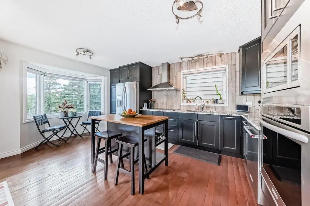 15 Hawkcliff Way NW Calgary AB T3G 2R8