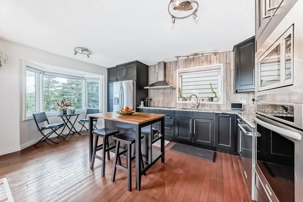 15 Hawkcliff Way NW Calgary AB T3G 2R8
