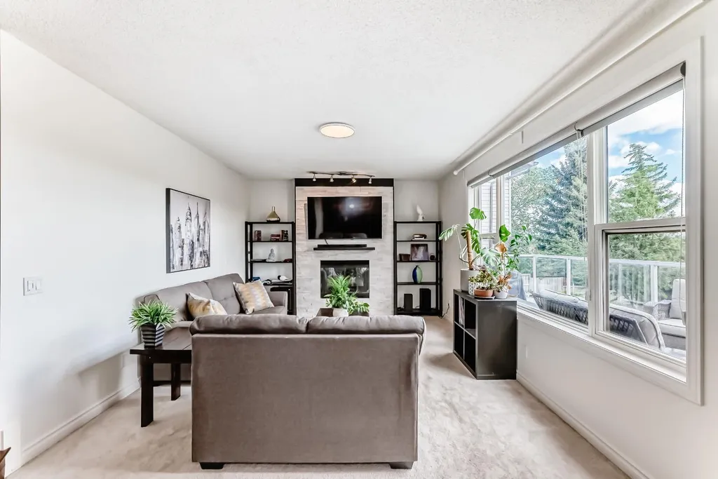 15 Hawkcliff Way NW Calgary AB T3G 2R8