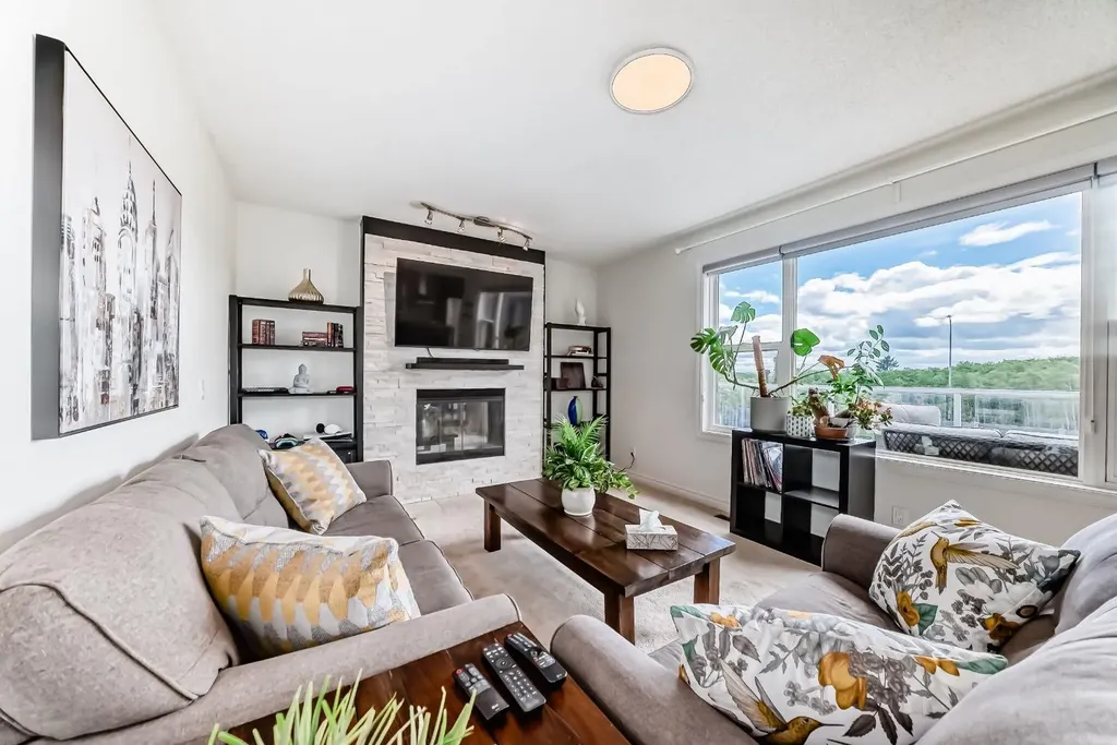 15 Hawkcliff Way NW Calgary AB T3G 2R8