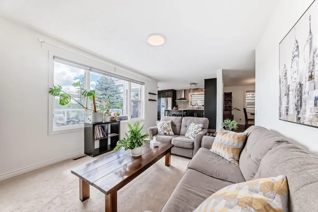 15 Hawkcliff Way NW Calgary AB T3G 2R8