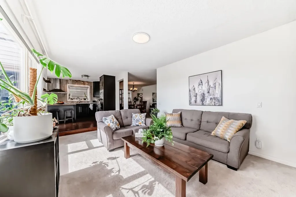 15 Hawkcliff Way NW Calgary AB T3G 2R8