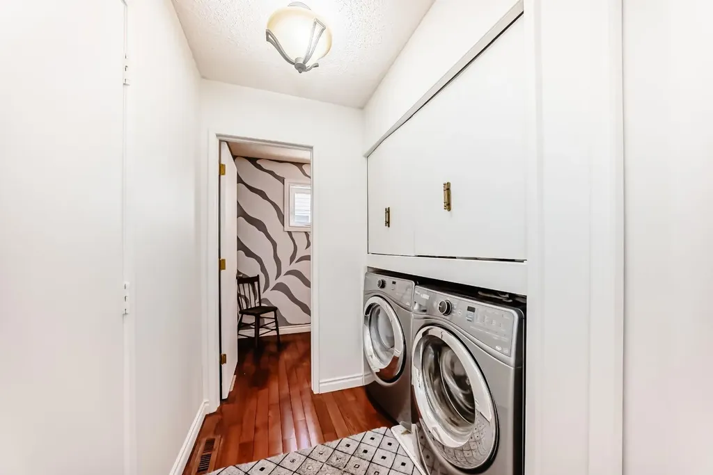 15 Hawkcliff Way NW Calgary AB T3G 2R8