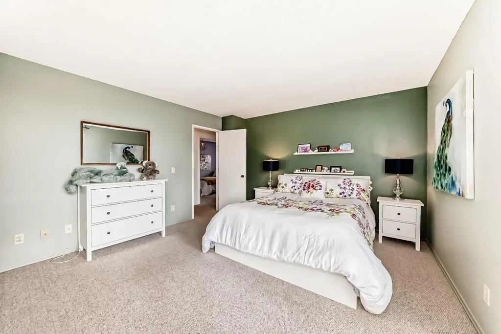 15 Hawkcliff Way NW Calgary AB T3G 2R8