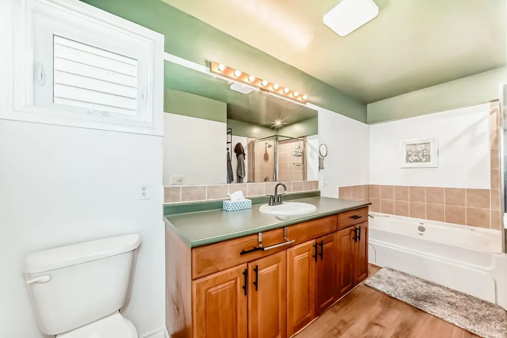 15 Hawkcliff Way NW Calgary AB T3G 2R8