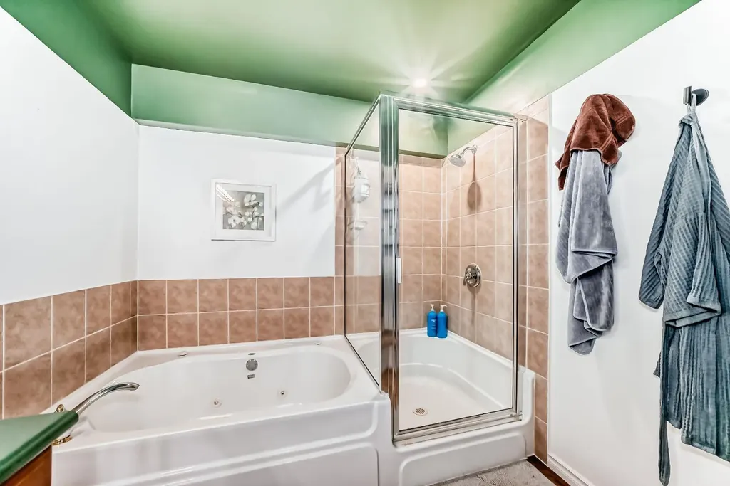 15 Hawkcliff Way NW Calgary AB T3G 2R8