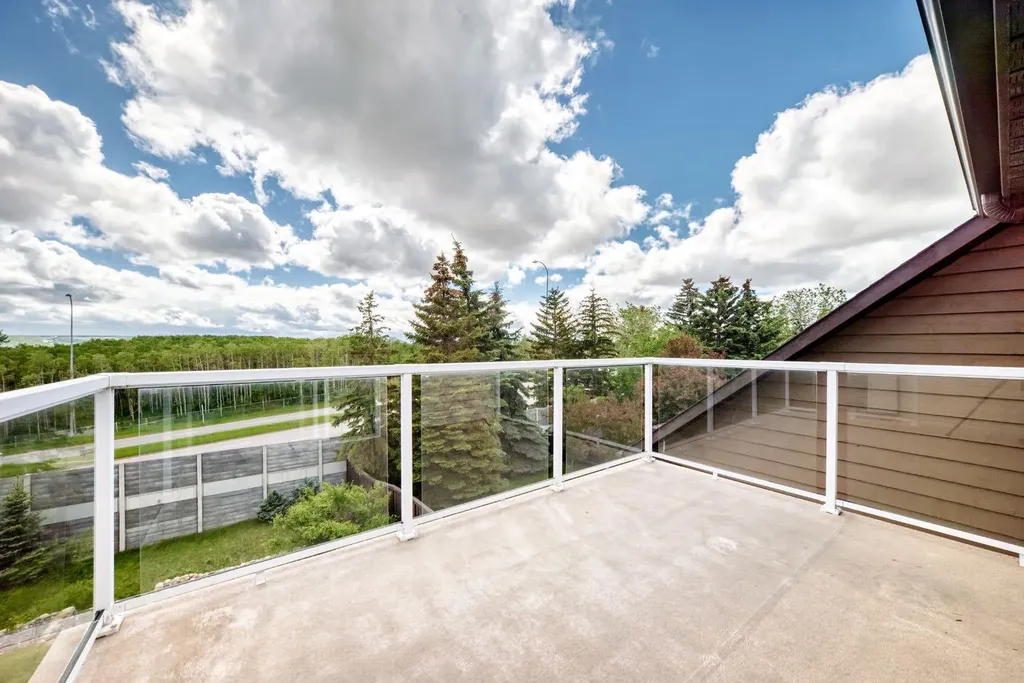 15 Hawkcliff Way NW Calgary AB T3G 2R8