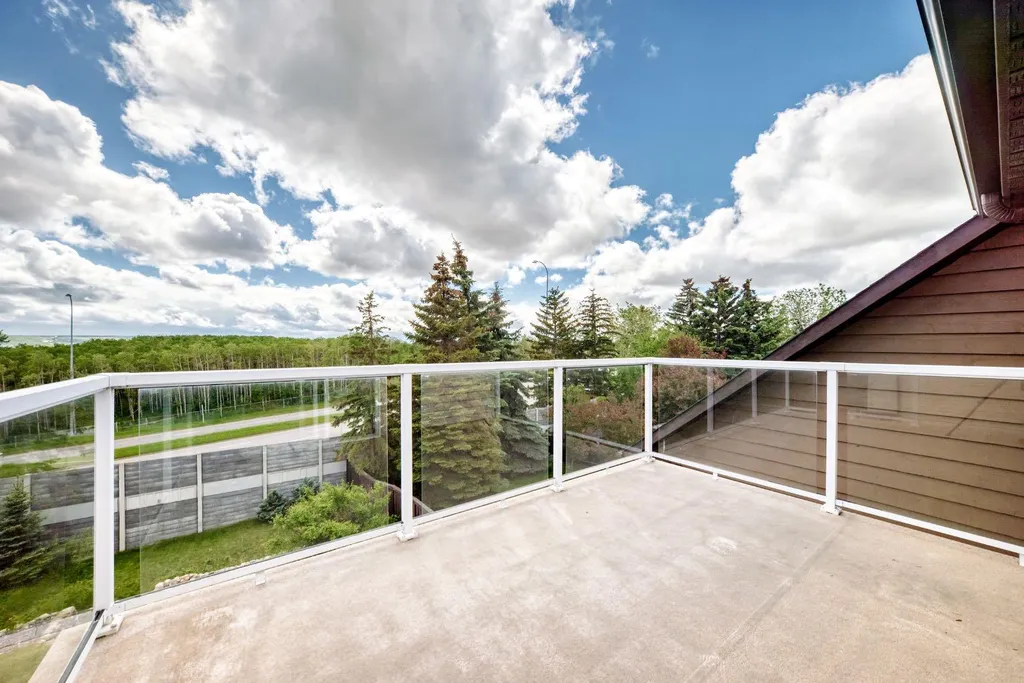 15 Hawkcliff Way NW Calgary AB T3G 2R8